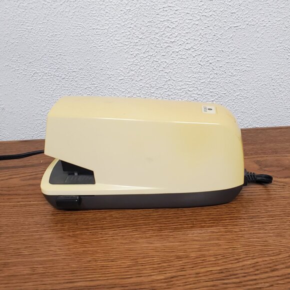 Electronics Office Equipment Panasonic Electric Stapler Model Number AS-300NN - Picture 6 of 7